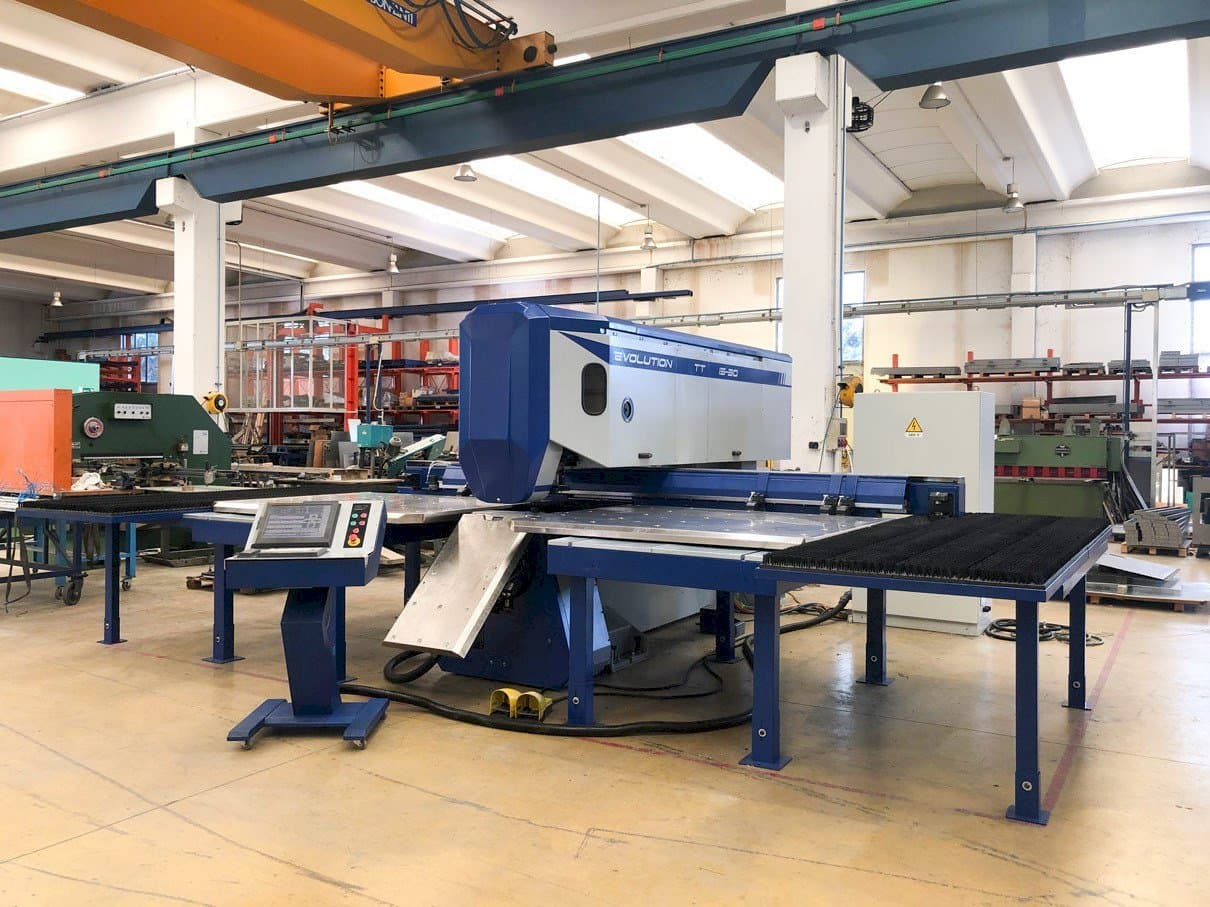 A TECHNOLOGY EVOLUTION TT gép elölnézete