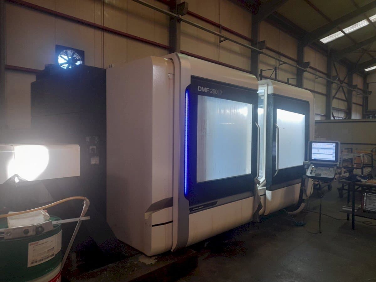 A DMG MORI DMF 260-7  gép elölnézete