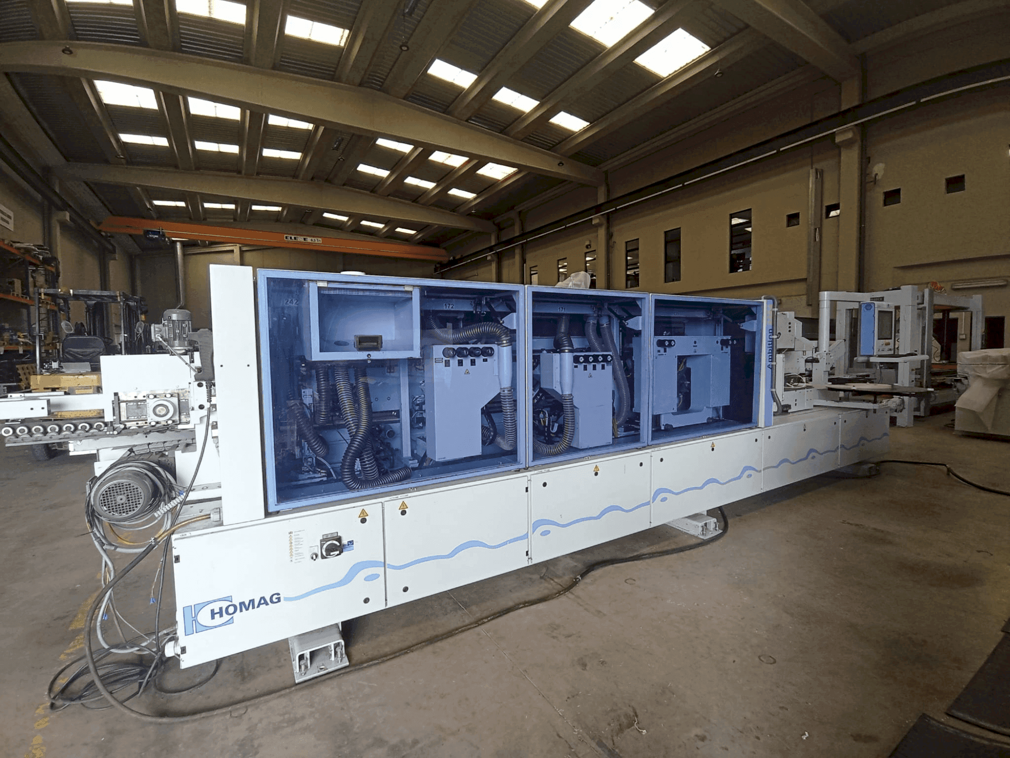 A HOMAG KAL 210 AMBITION 2264  gép elölnézete