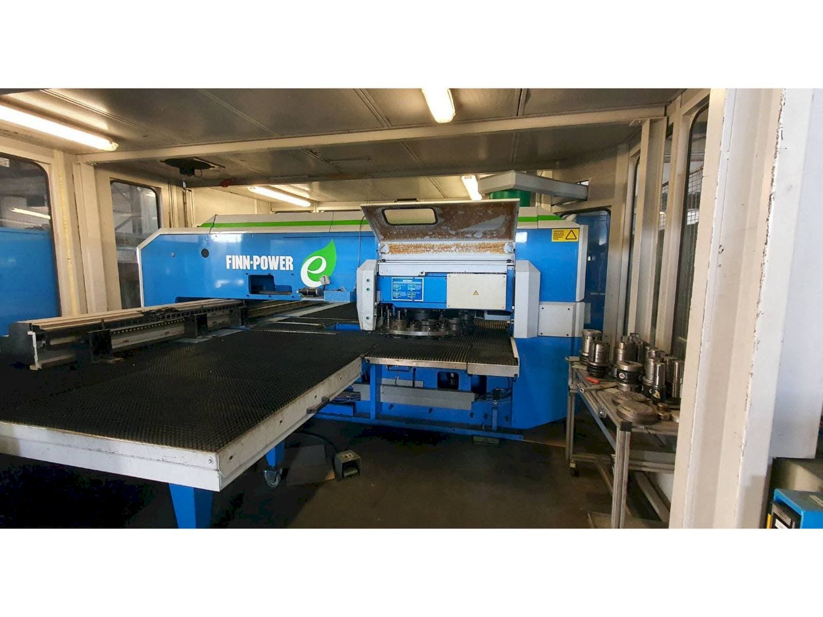 A Finn-Power E5 SBV gép elölnézete