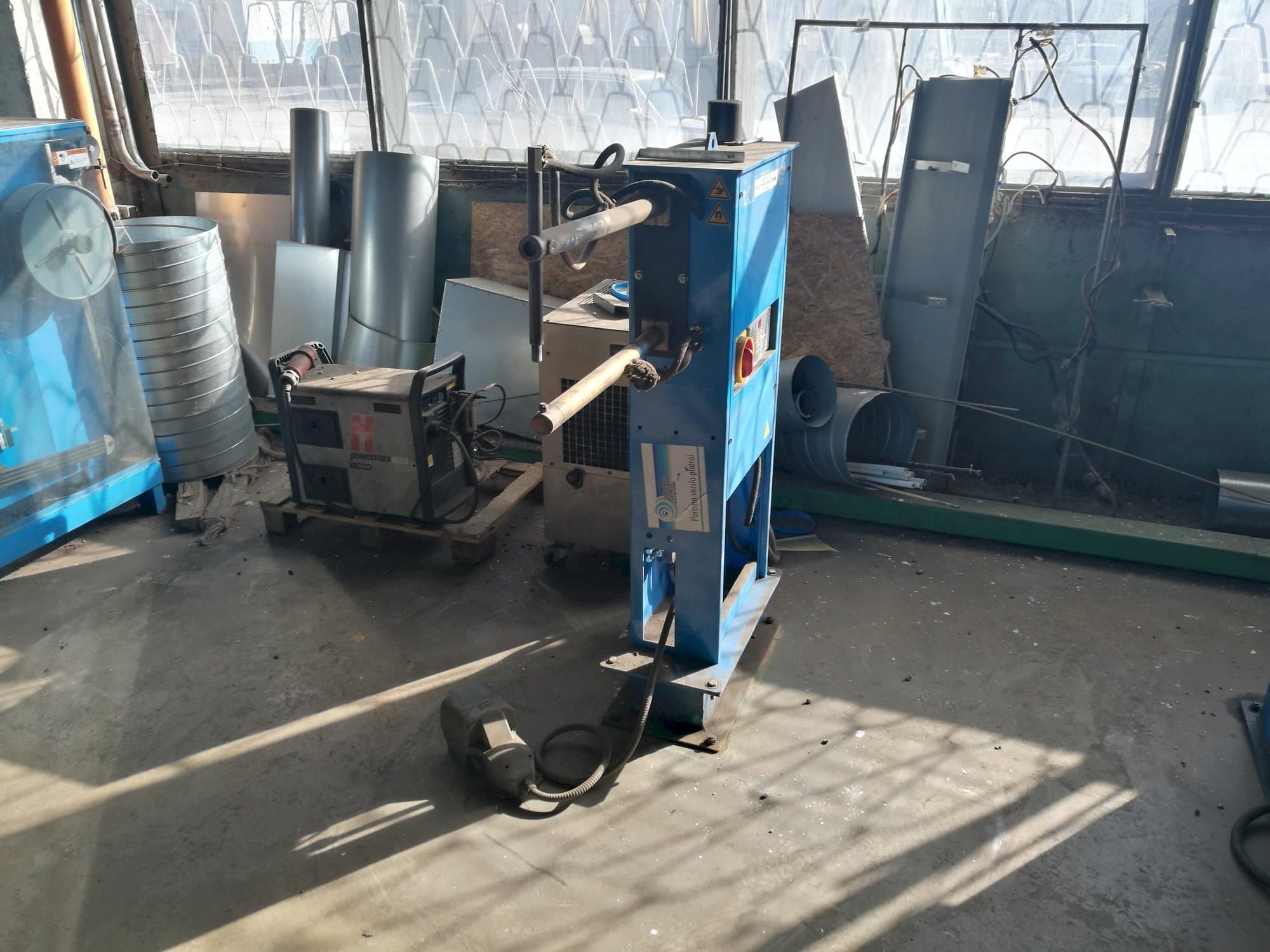 A TECNA 4611N gép elölnézete