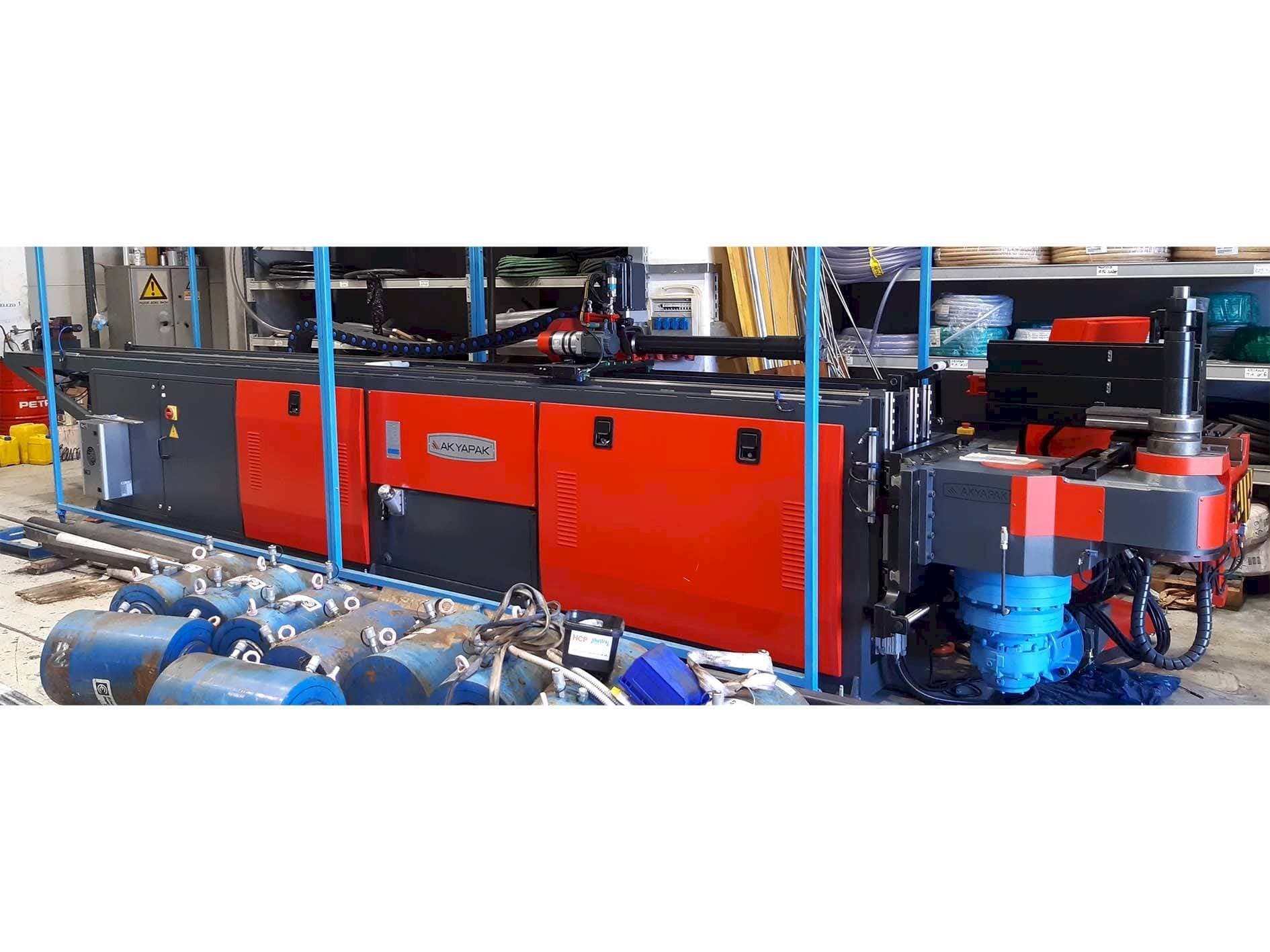 A Akyapak ABM 76 CNC3 gép elölnézete