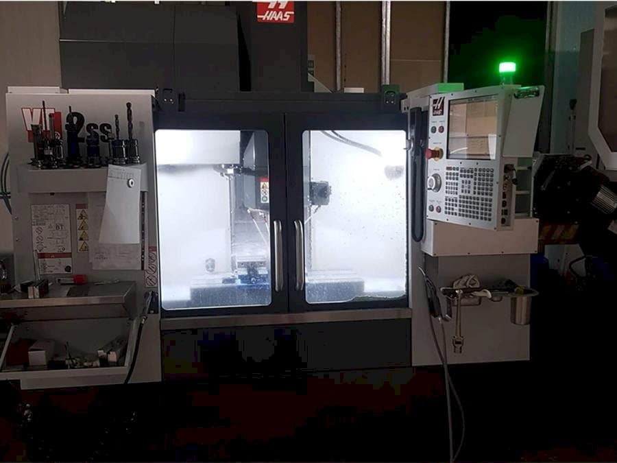 A HAAS VF-2SS gép elölnézete