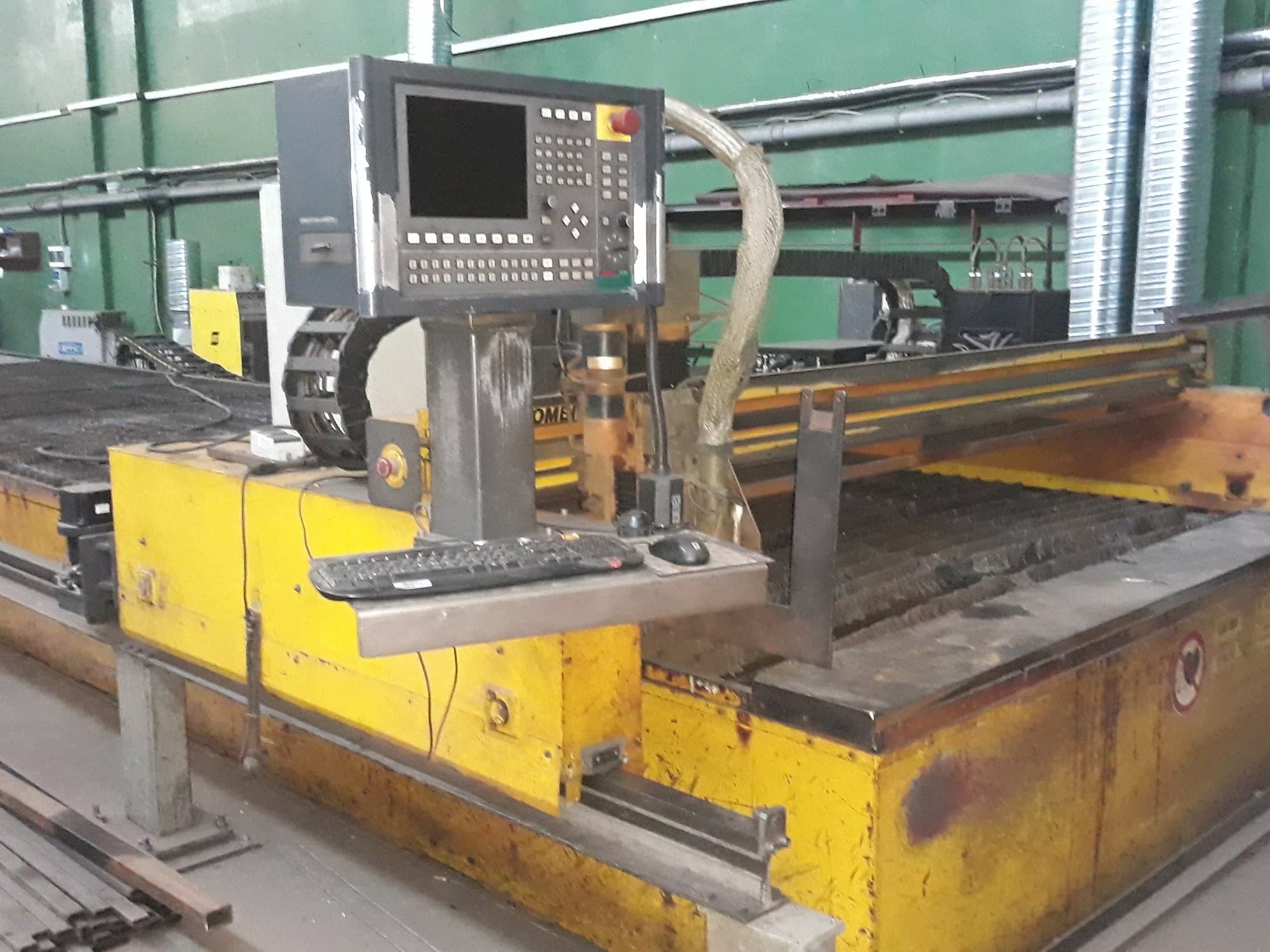 A ESAB CXD-P 3000 gép elölnézete