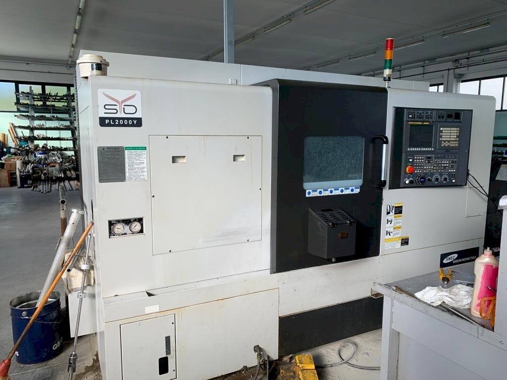 A SMEC PL 2000Y  gép elölnézete