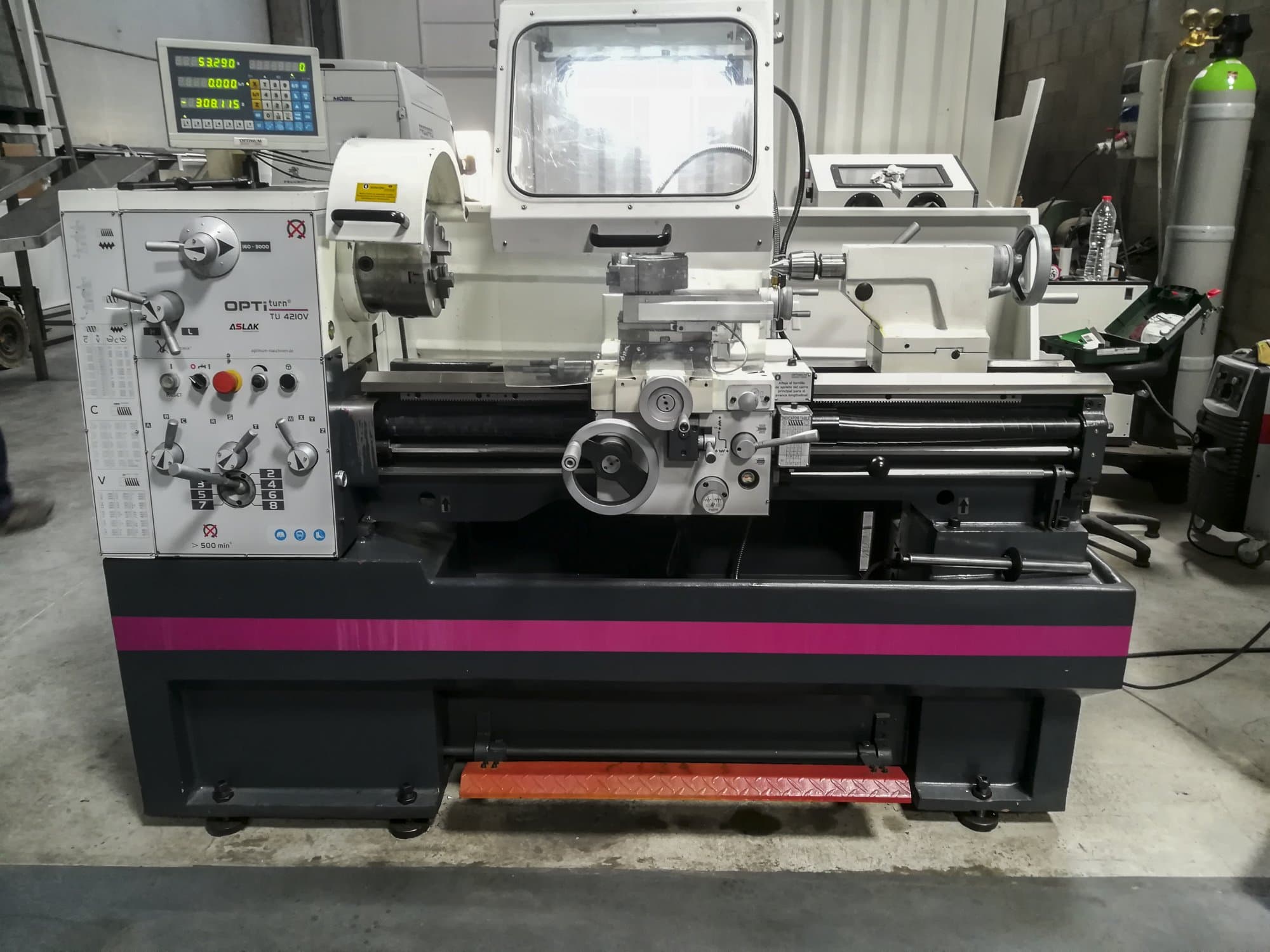 A Optimum TU 4210V  gép elölnézete