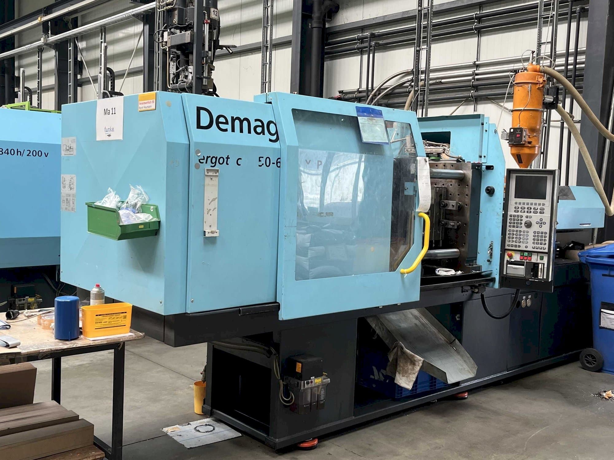 A DEMAG Ergotech 150/500 - 600 EXTRA gép elölnézete