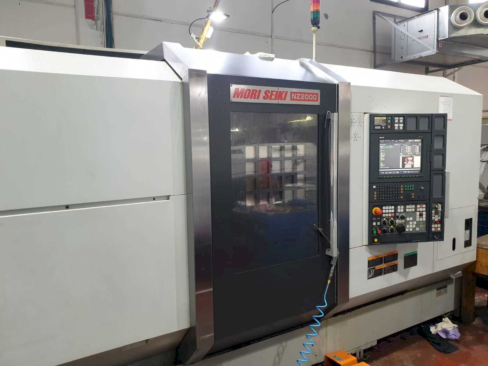 A MORI SEIKI NZ2000 T3Y3 gép elölnézete