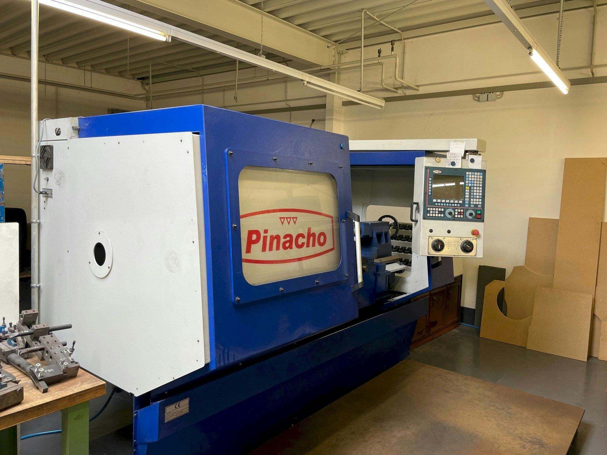 A Pinacho CNC 260  gép elölnézete