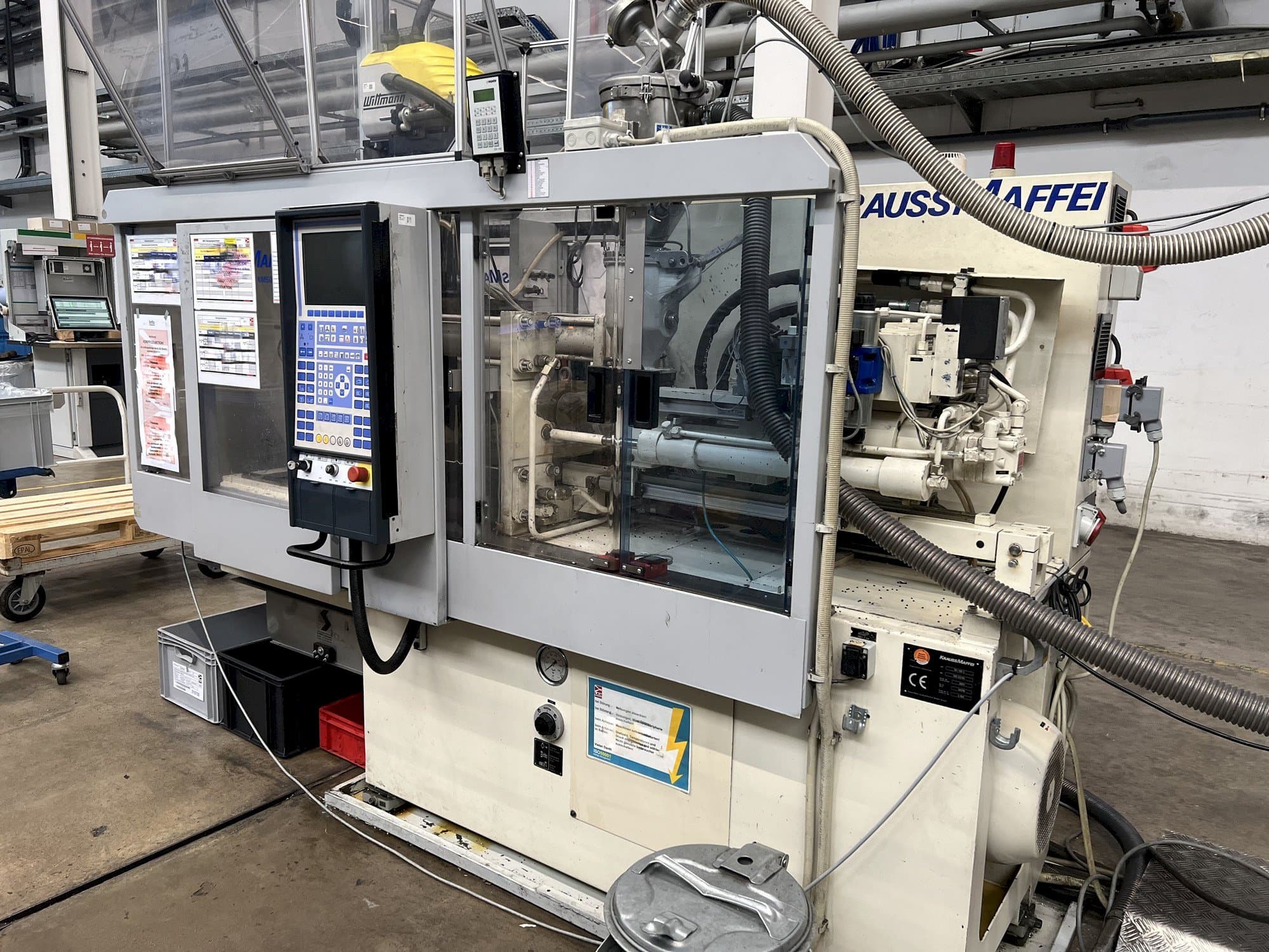 A Krauss Maffei KM 50-125 C1 gép elölnézete