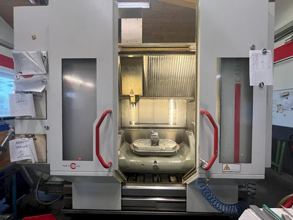 A HERMLE C42 U  gép elölnézete