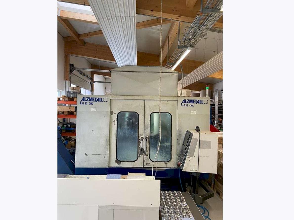 A Alzmetall CNC BAZ 35  gép elölnézete