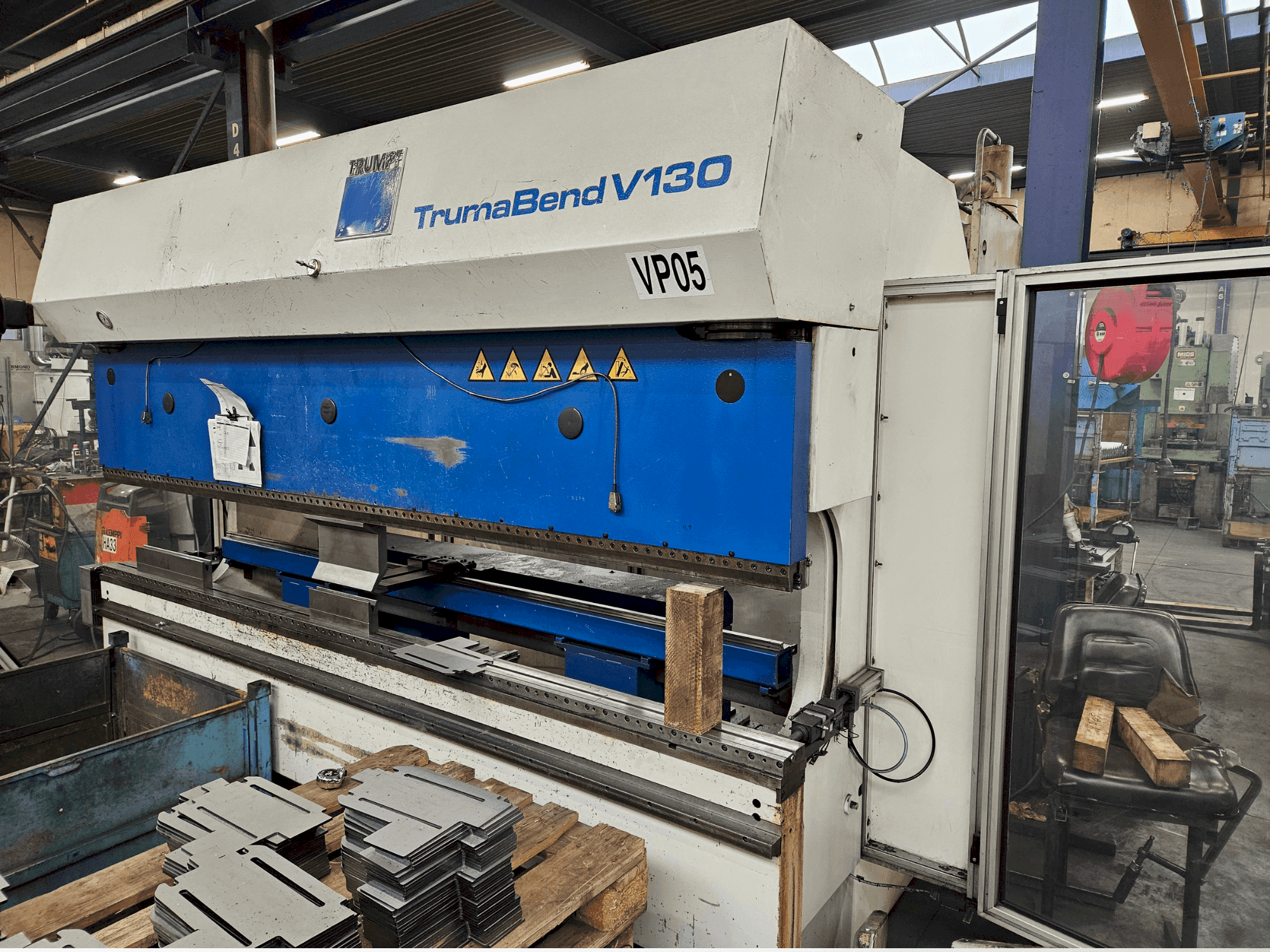 A TRUMPF TrumaBend V130 gép elölnézete