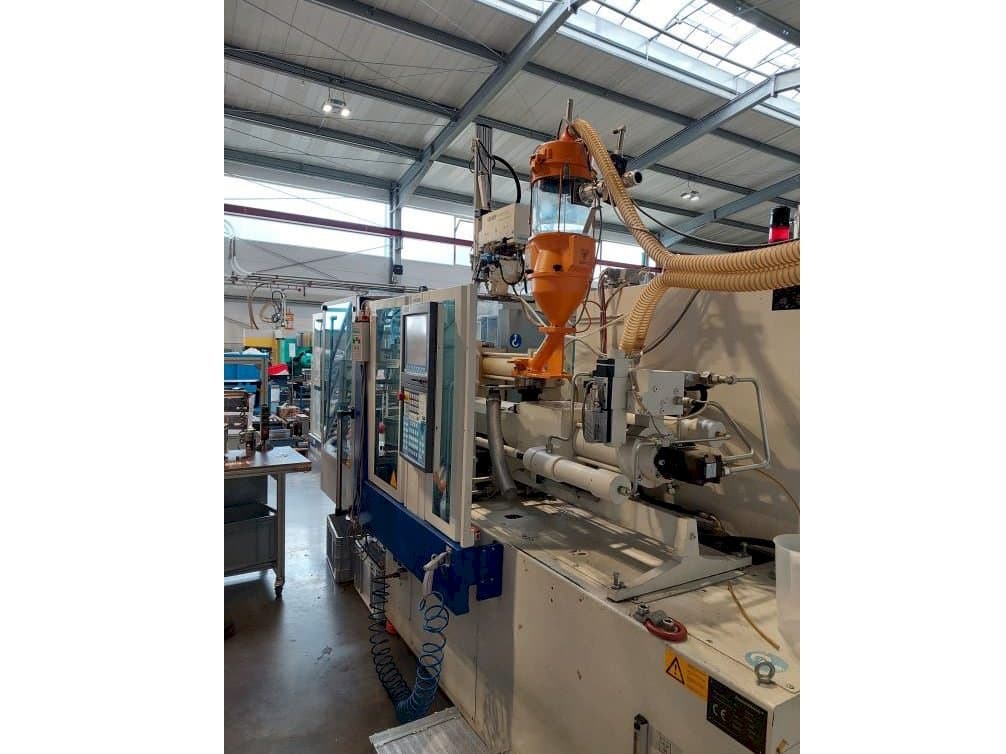 A Krauss Maffei 80-180 CX  gép elölnézete