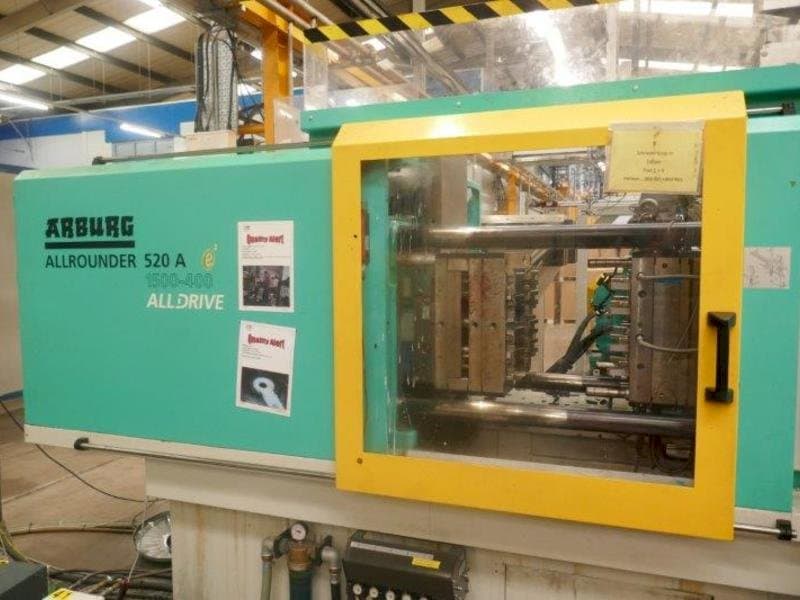 A Arburg Allrounder 520 A 1500-400 gép elölnézete