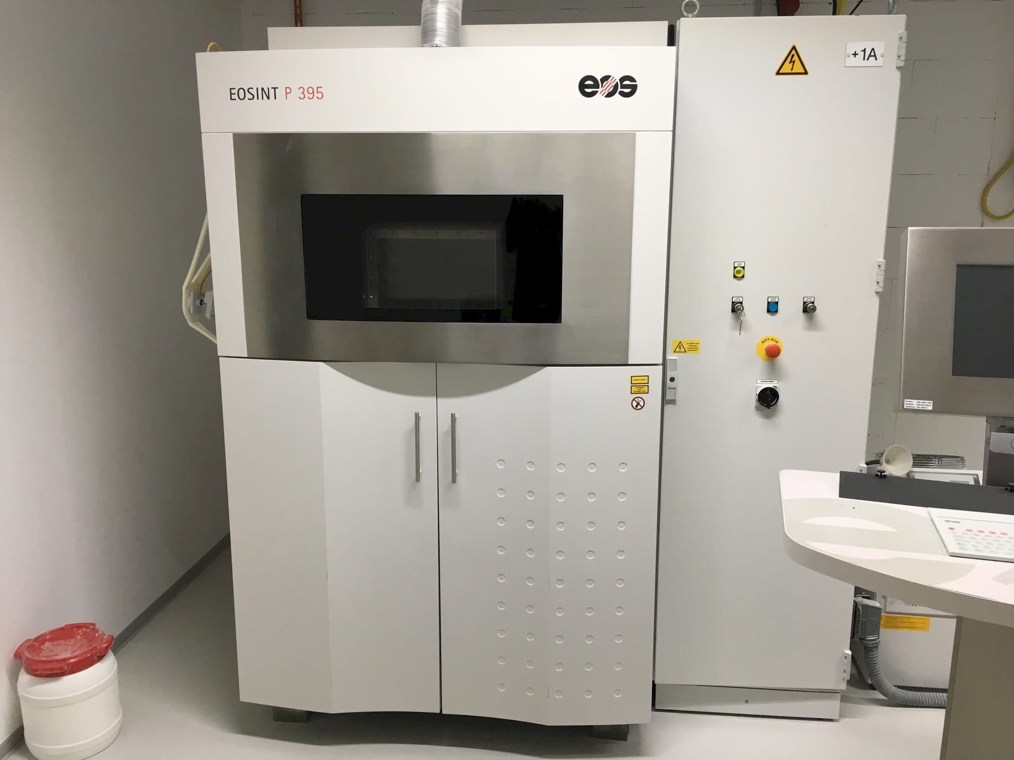 A EOS EOSINT P 395  gép elölnézete