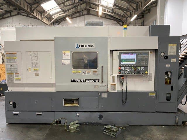 A Okuma MULTUS B300-W gép elölnézete