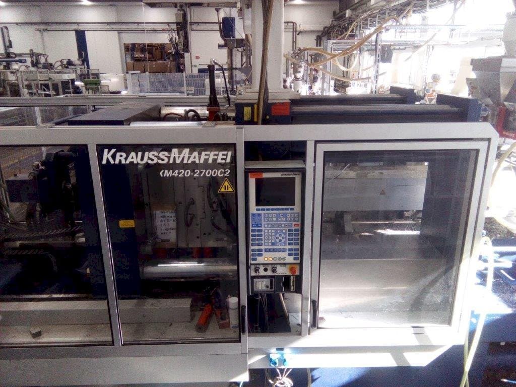 A Krauss Maffei KM 420/2700 C2 gép elölnézete