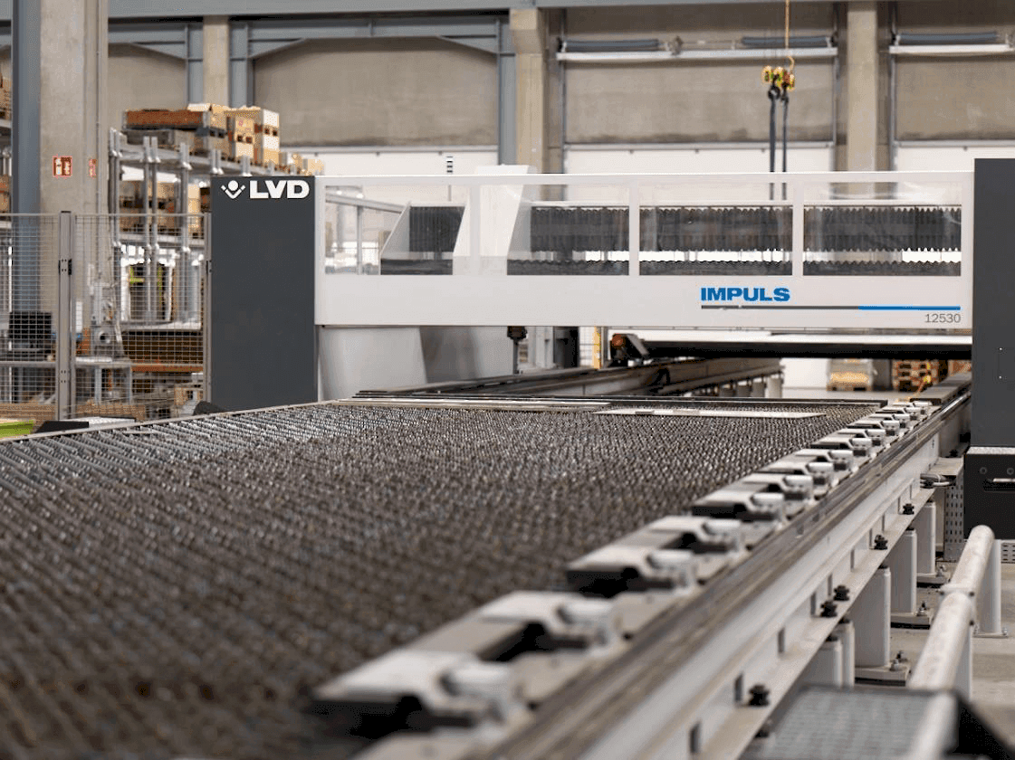 A LVD Impuls 12530 gép elölnézete