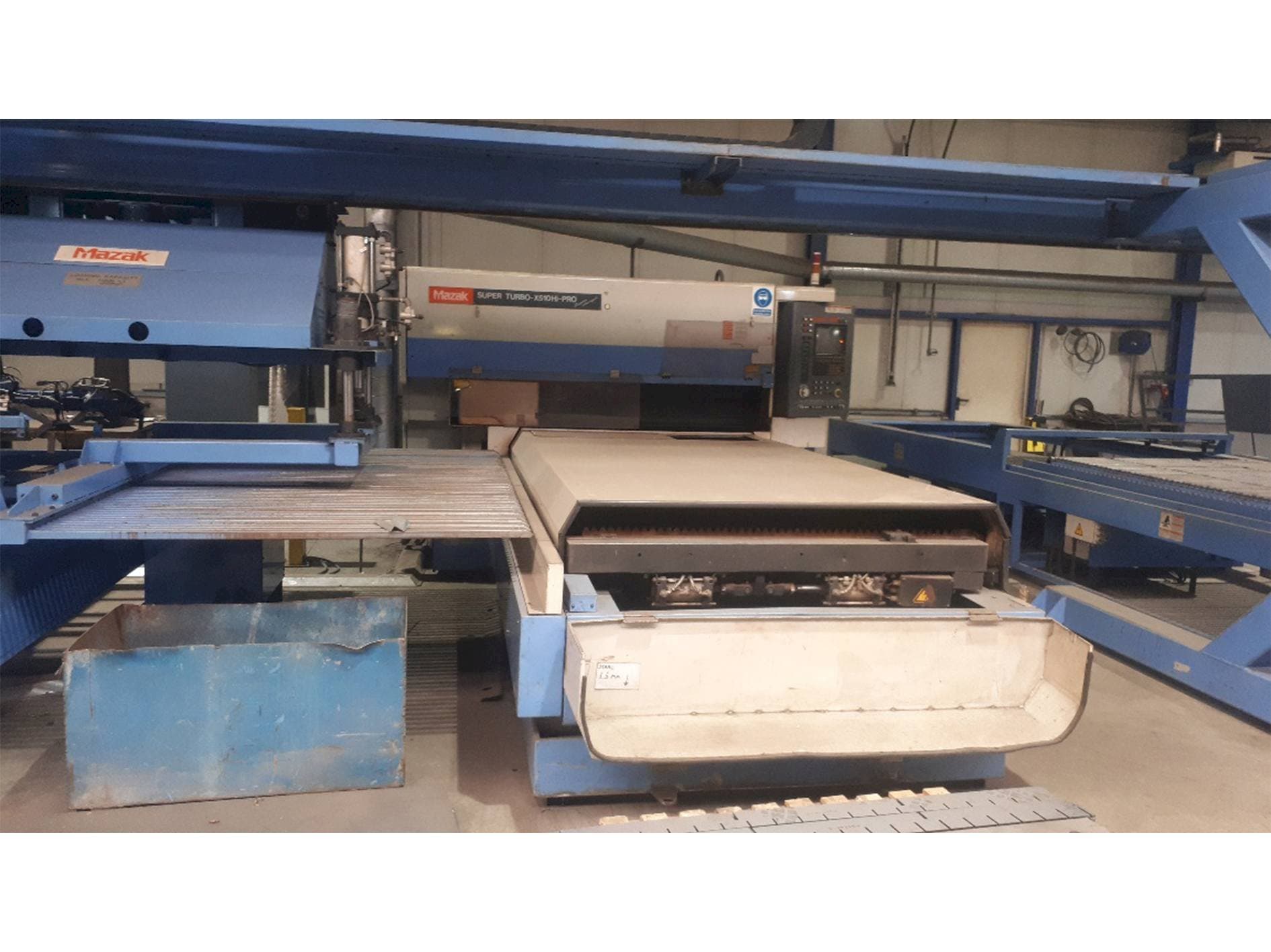 A Mazak Super Turbo X510 HI-Pro gép elölnézete