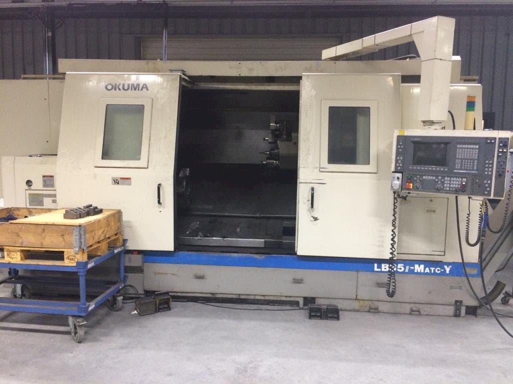 A Okuma LB35 II gép elölnézete