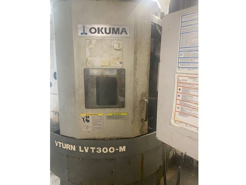 A Okuma LVT300M  gép elölnézete