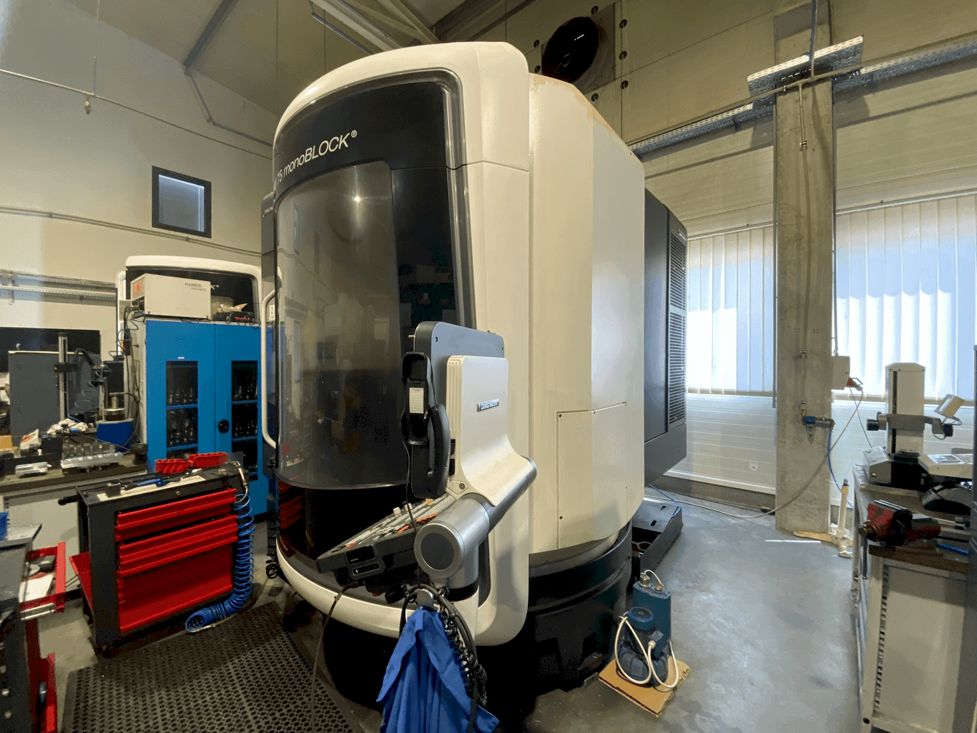 A DMG MORI DMU 75 MonoBlock gép elölnézete