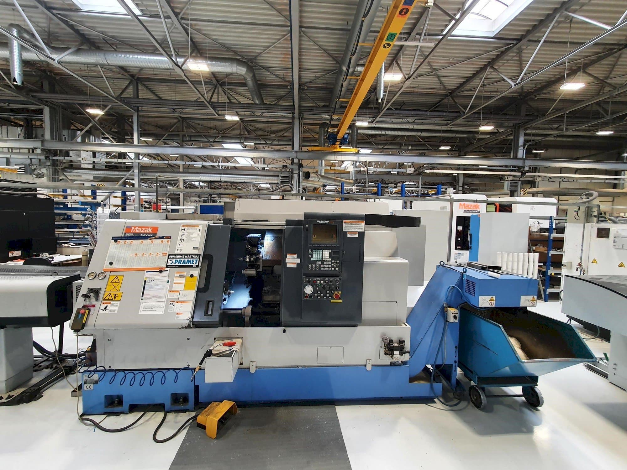 A Mazak SQT-250M 1000L gép elölnézete