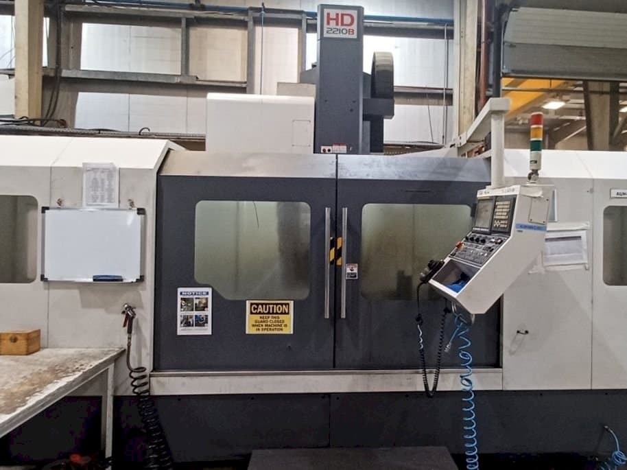 A Dugard HD 2210B gép elölnézete