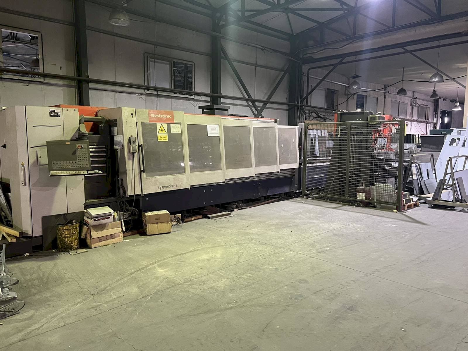 A Bystronic Byspeed 3015 gép elölnézete