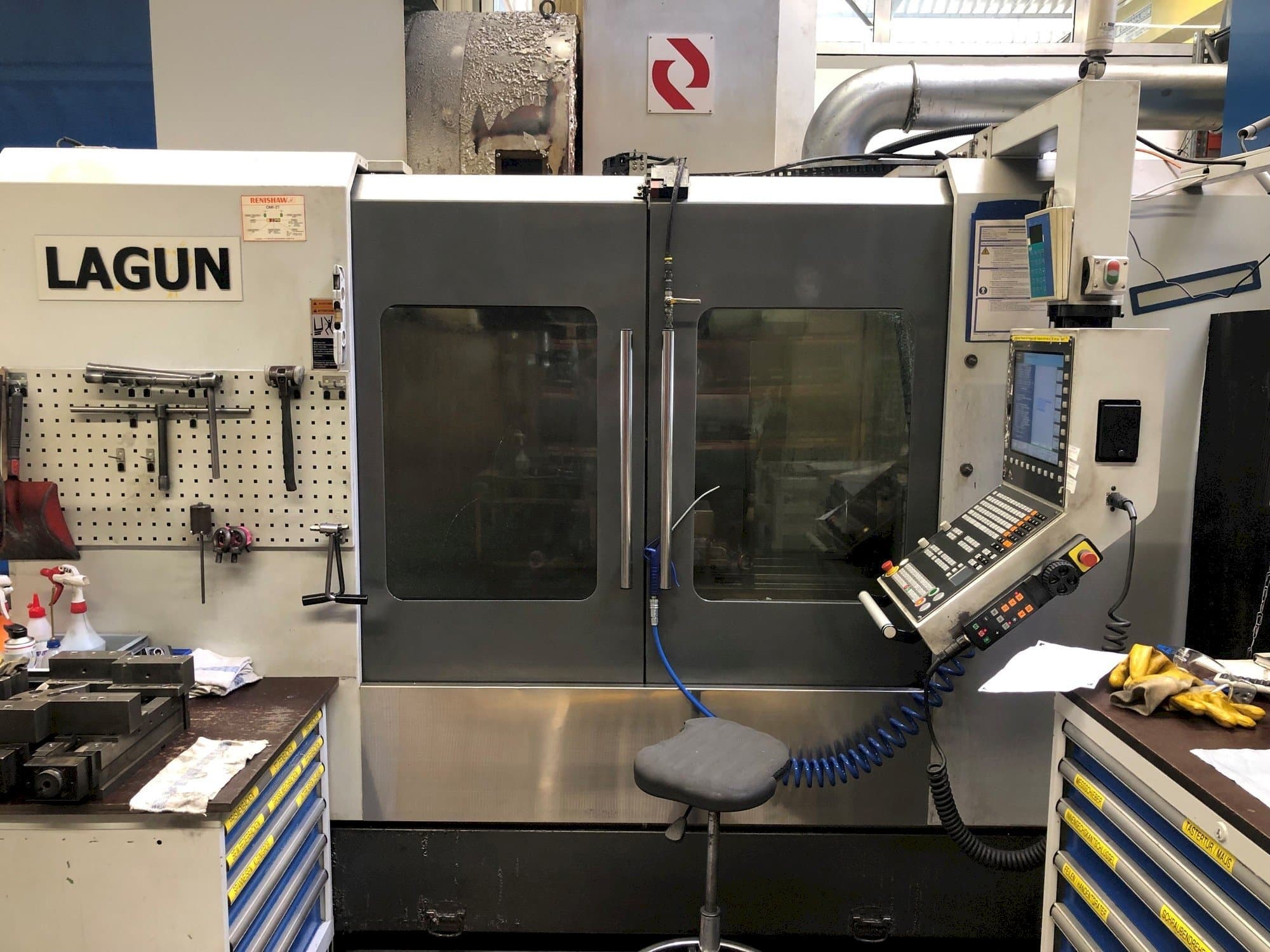 A LAGUN L1400 gép elölnézete