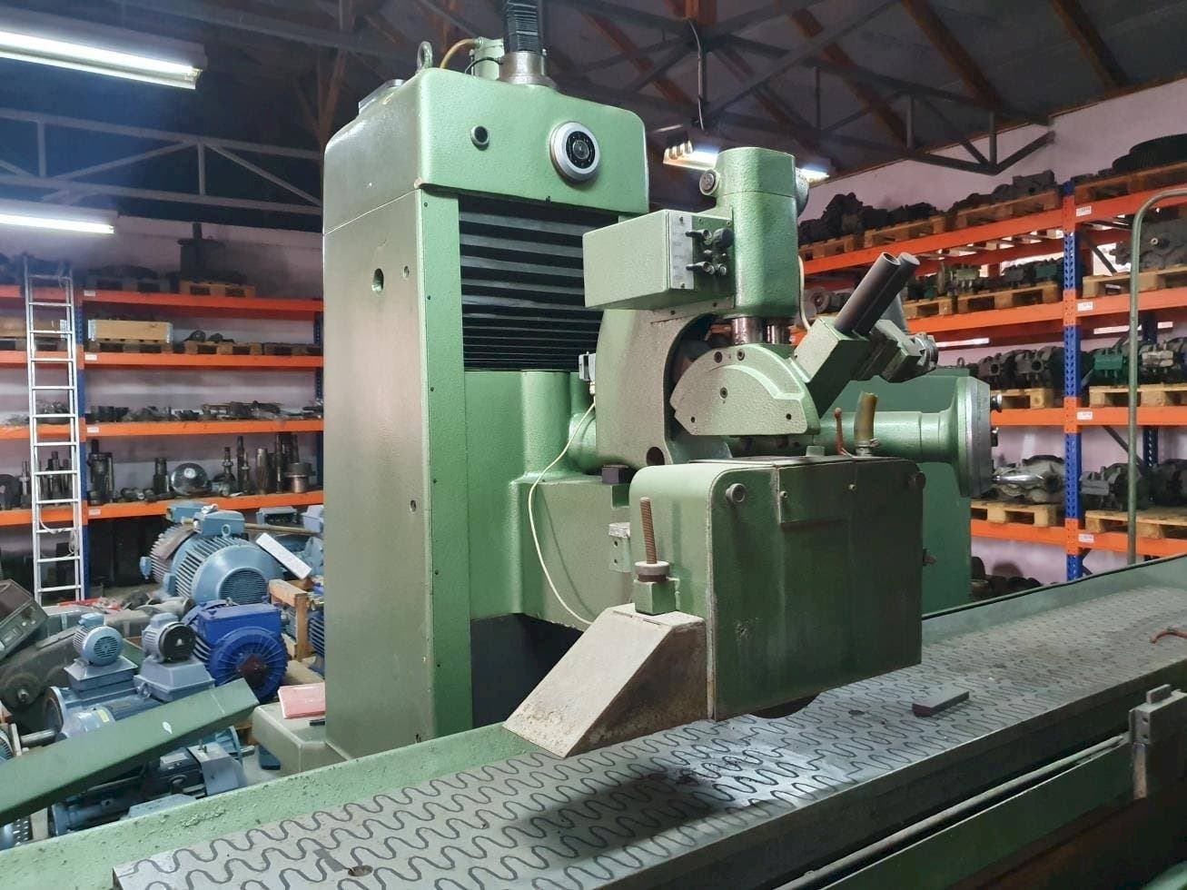 A ELB SCHLIFF SWBD-30 VA II gép elölnézete