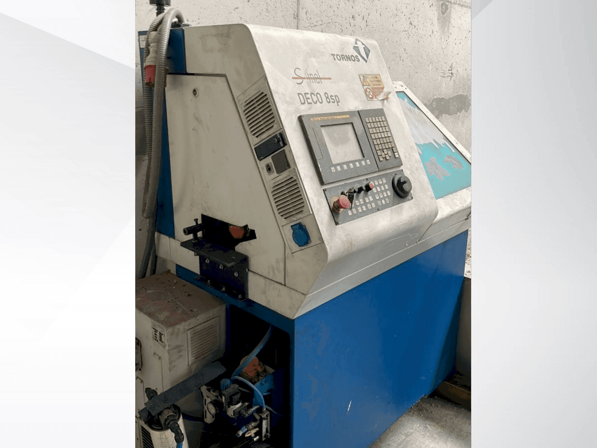 A TORNOS DECO 8sp gép elölnézete