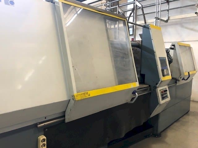 A Battenfeld BA 1300/630 CDC gép elölnézete