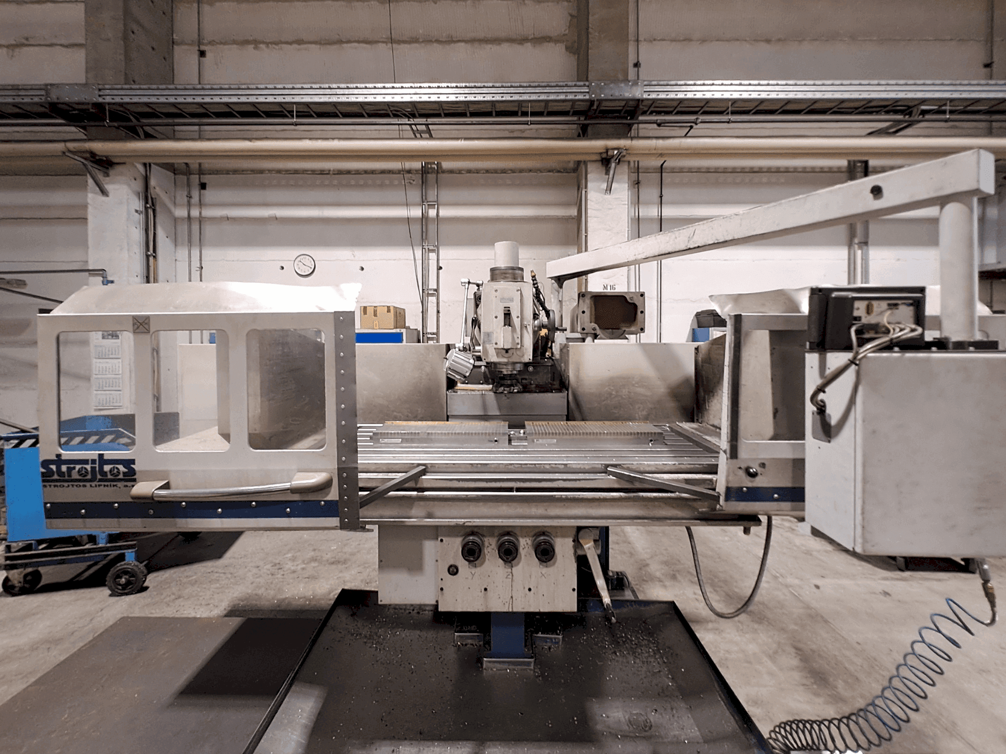 A TOS FGS63T Plus gép elölnézete