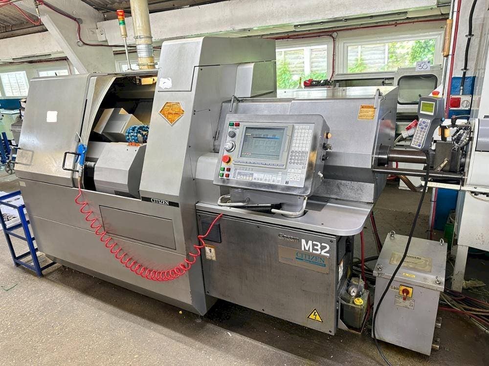 A Citizen M32V gép elölnézete