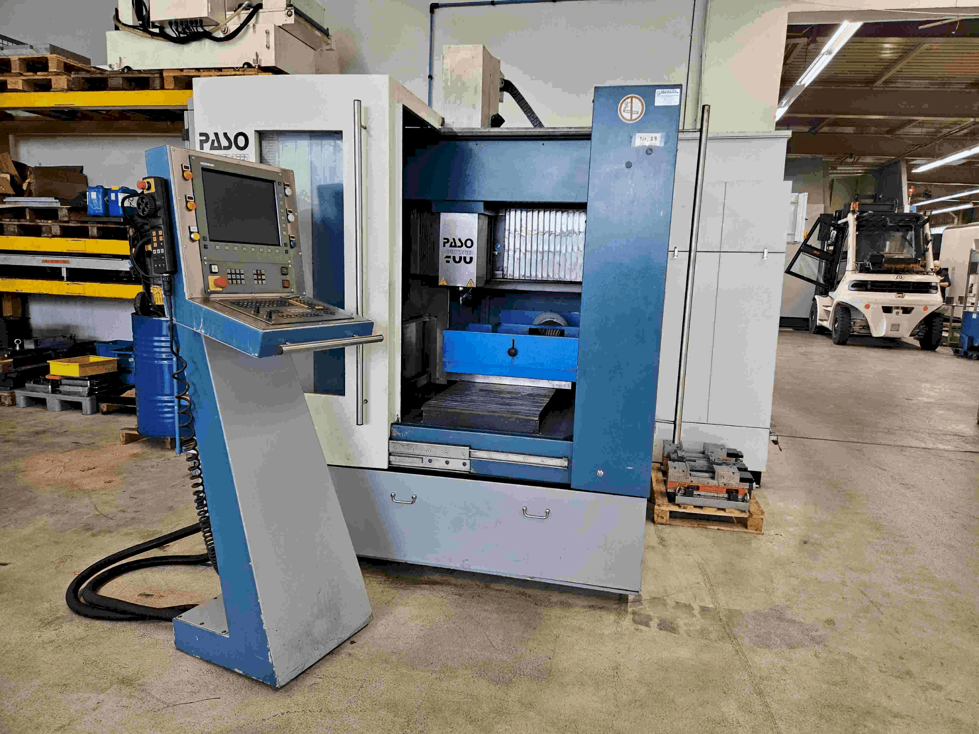 A PASO PS400 (2004) gép elölnézete