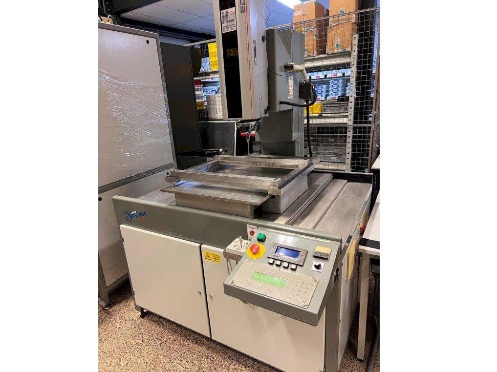 A Apos 600  gép elölnézete