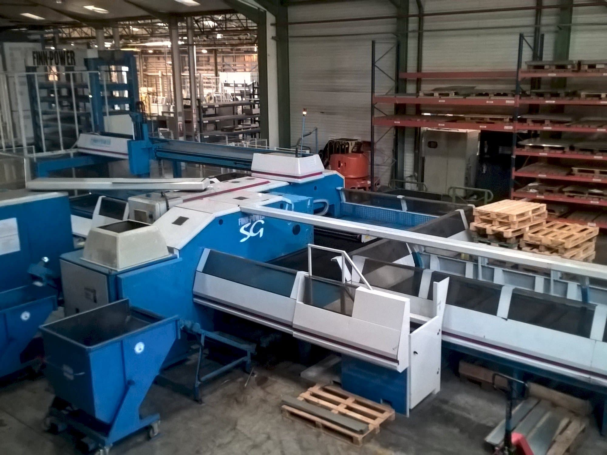 A Finn-Power SG6 gép elölnézete