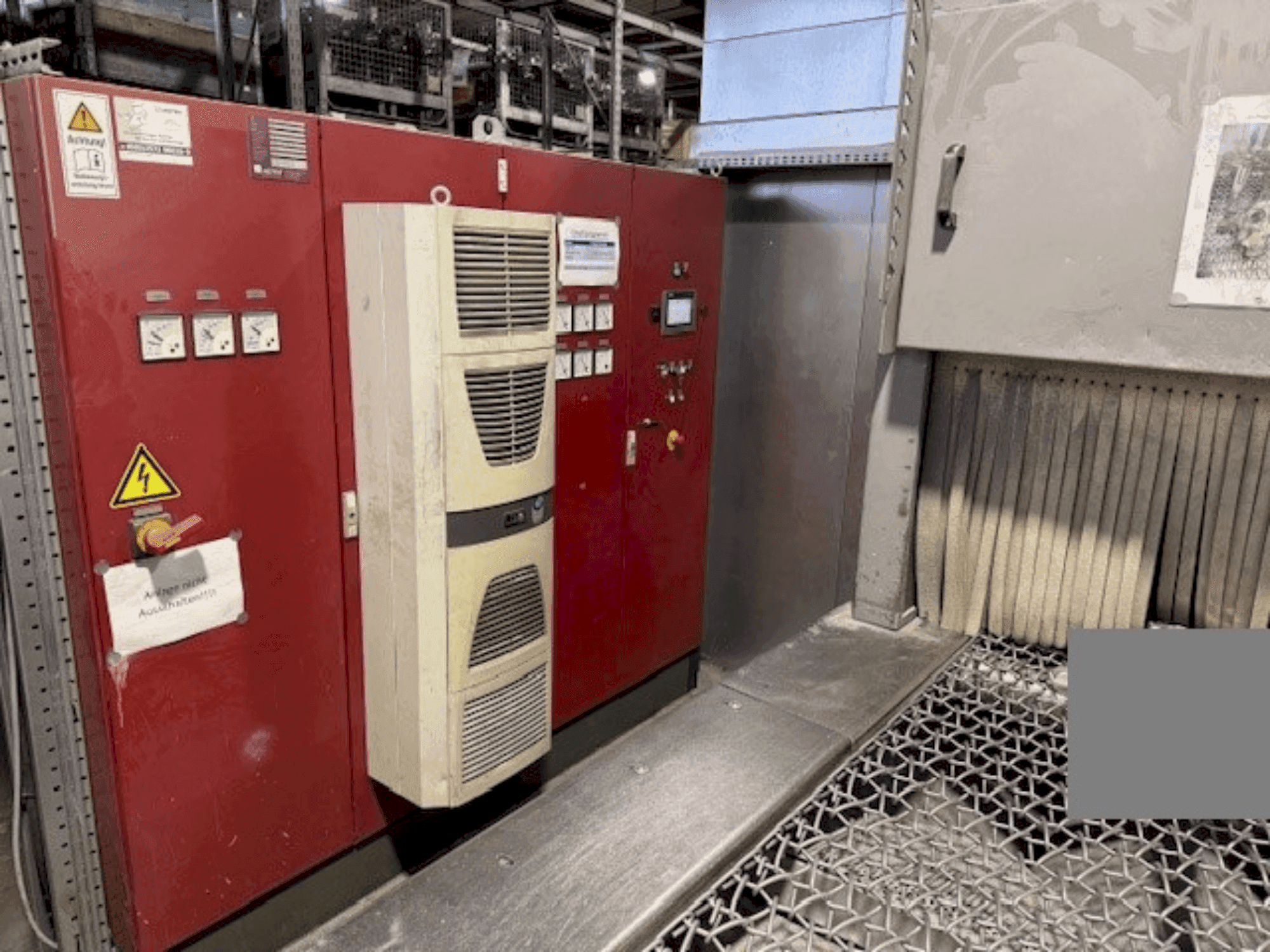 A AGTOS blasting system  gép elölnézete