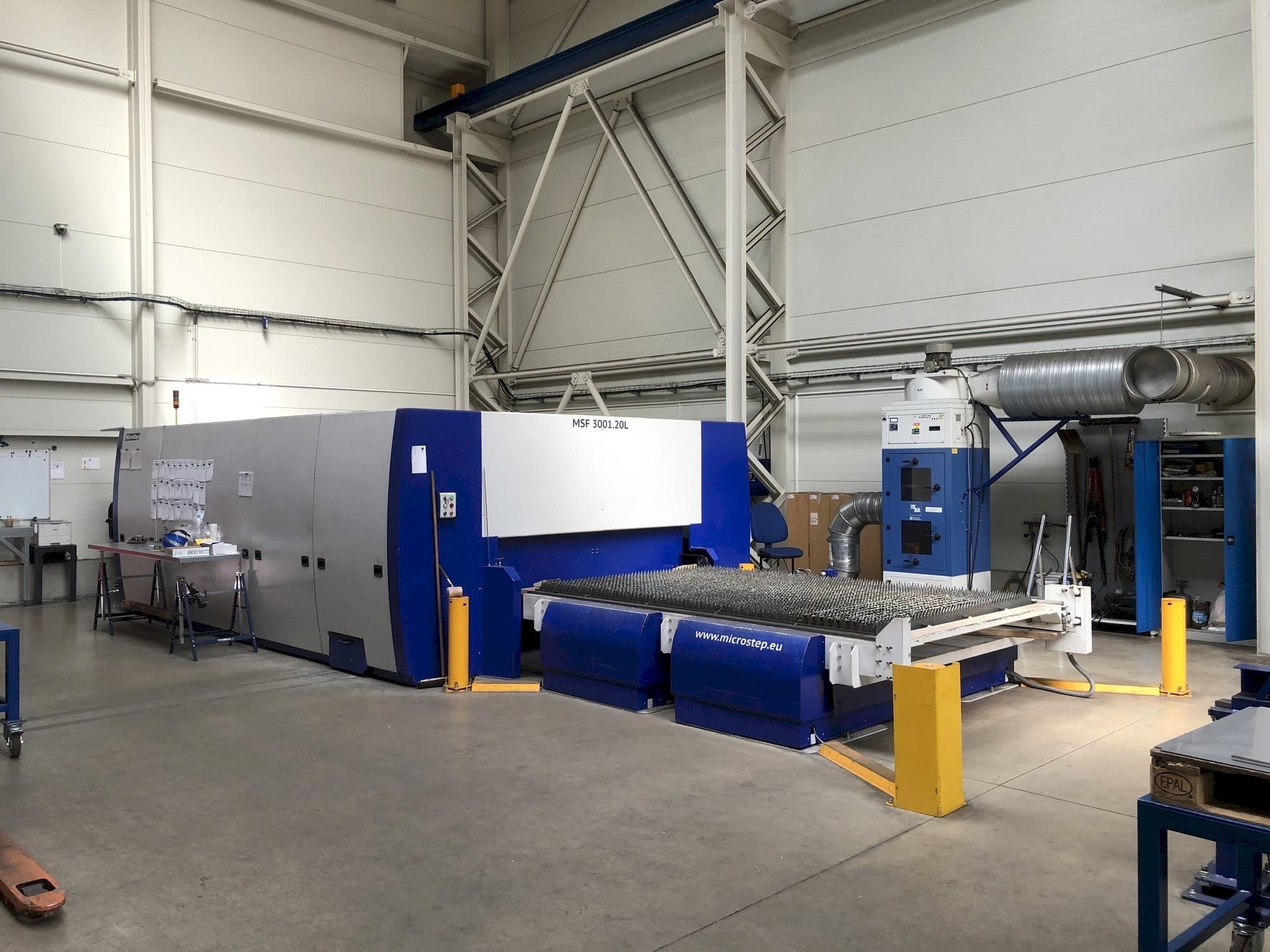 A MicroStep MSF 3001.20L gép oldalnézete