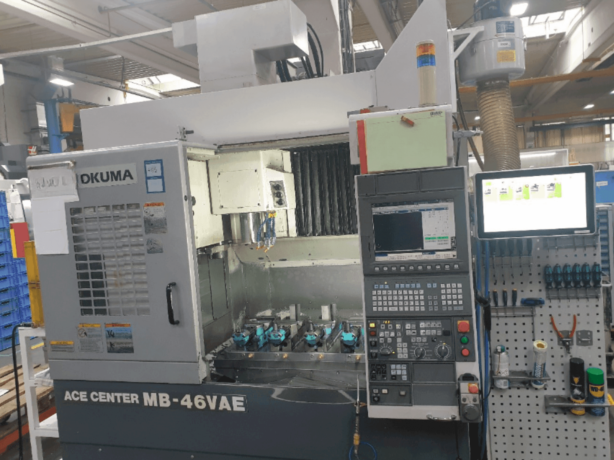 A Okuma MB-46VAE gép elölnézete