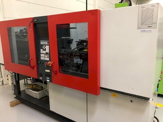 A FERROMATIK MILACRON K40 D-E gép oldalnézete