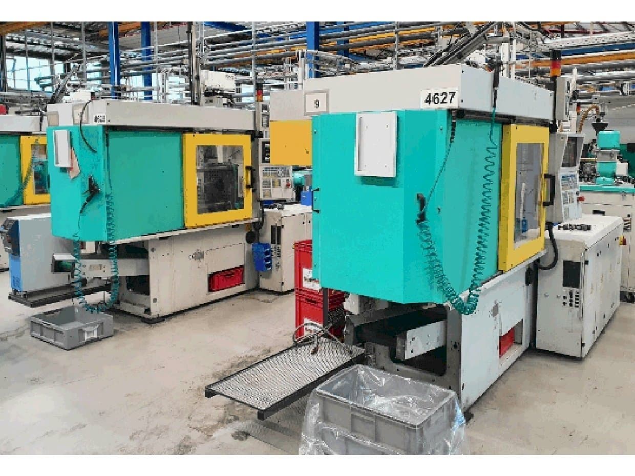 A Arburg 320 C 600-250 gép oldalnézete