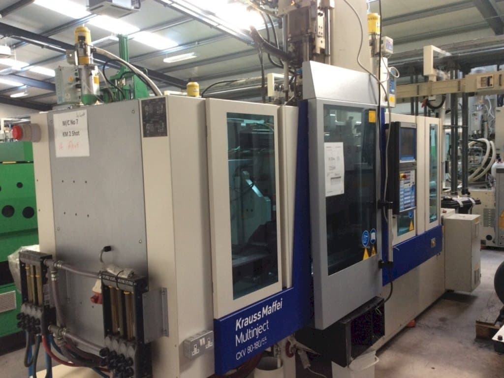 A Krauss Maffei Multinject 80-180-55 CX V gép elölnézete