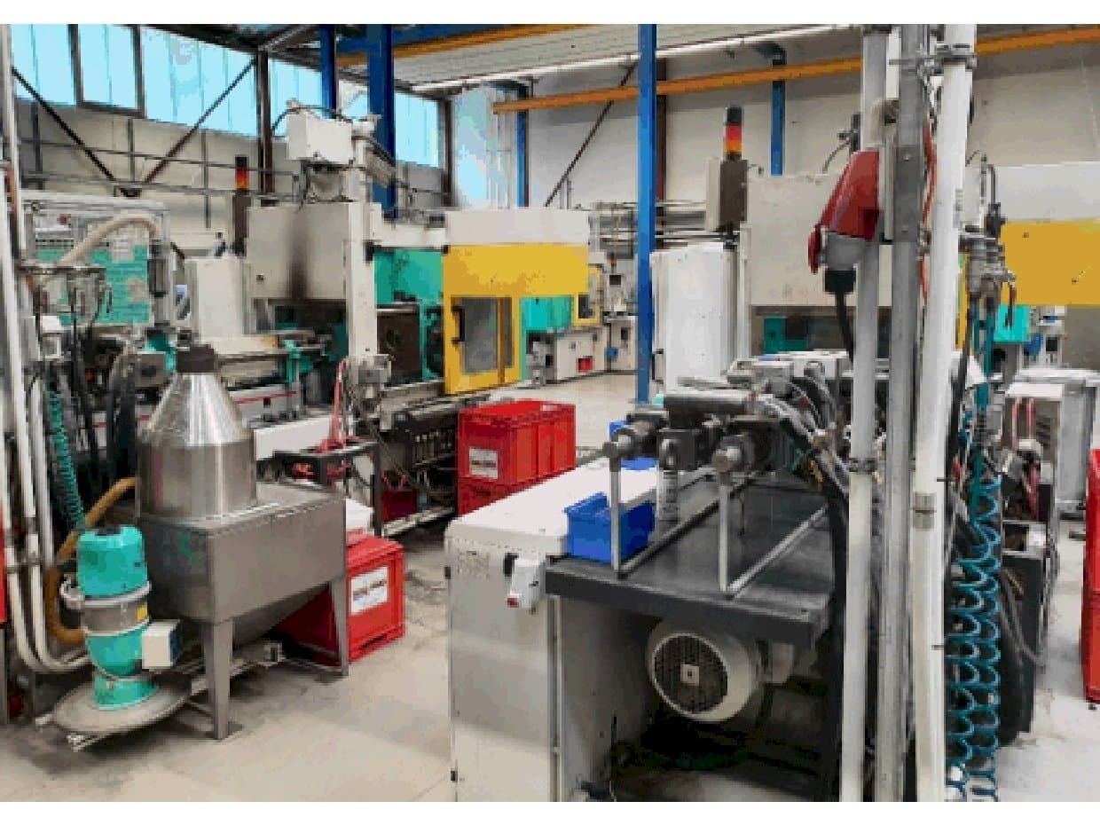 A Arburg 320 C 600-250 gép oldalnézete