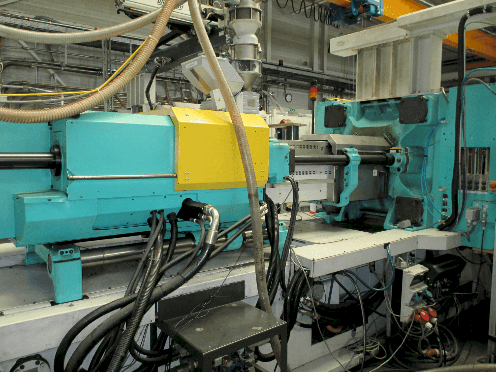 A Arburg Allrounder Selecta 720 S 3200-2100 gép elölnézete