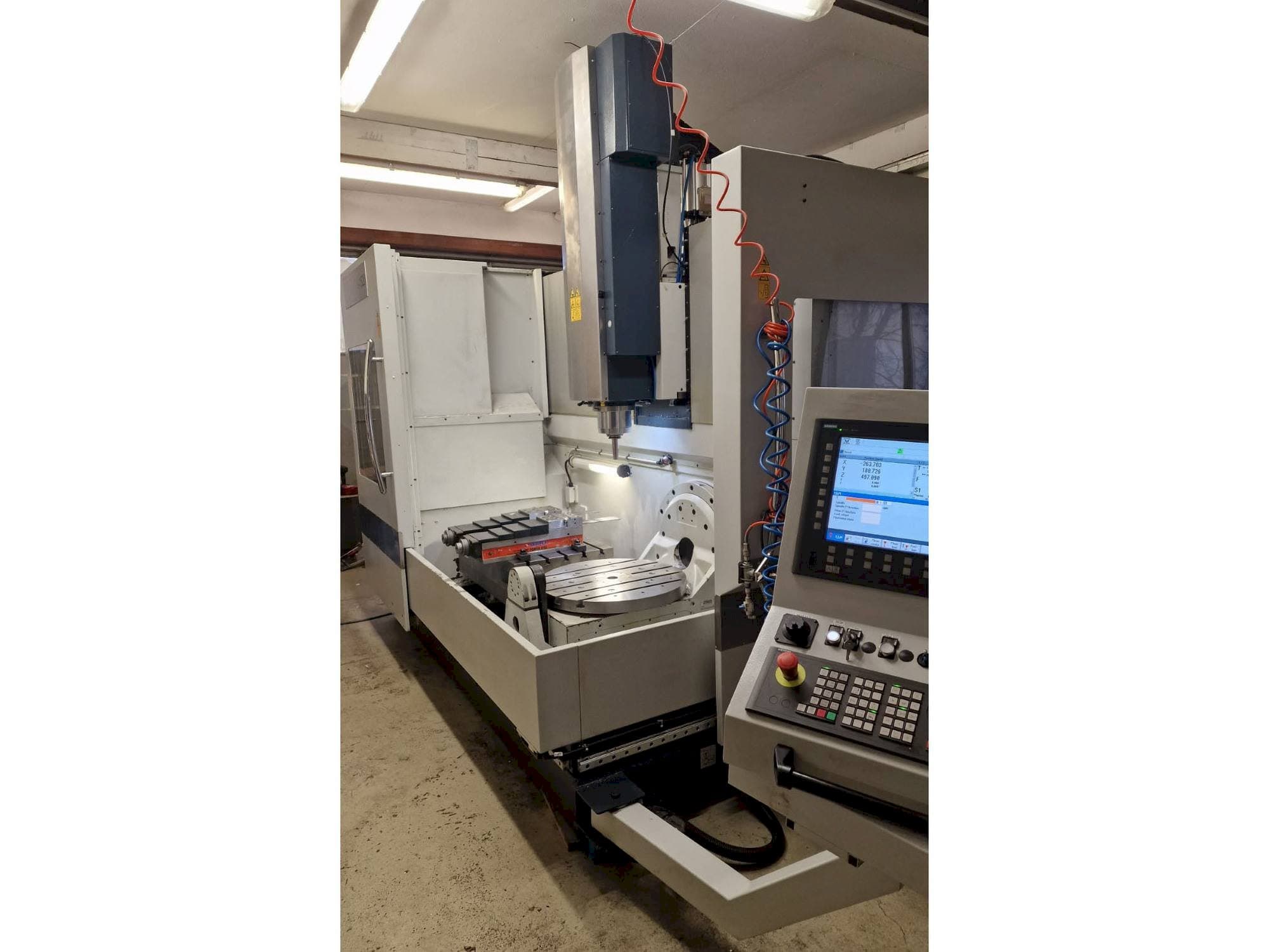 A SPINNER U5 1520 gép elölnézete