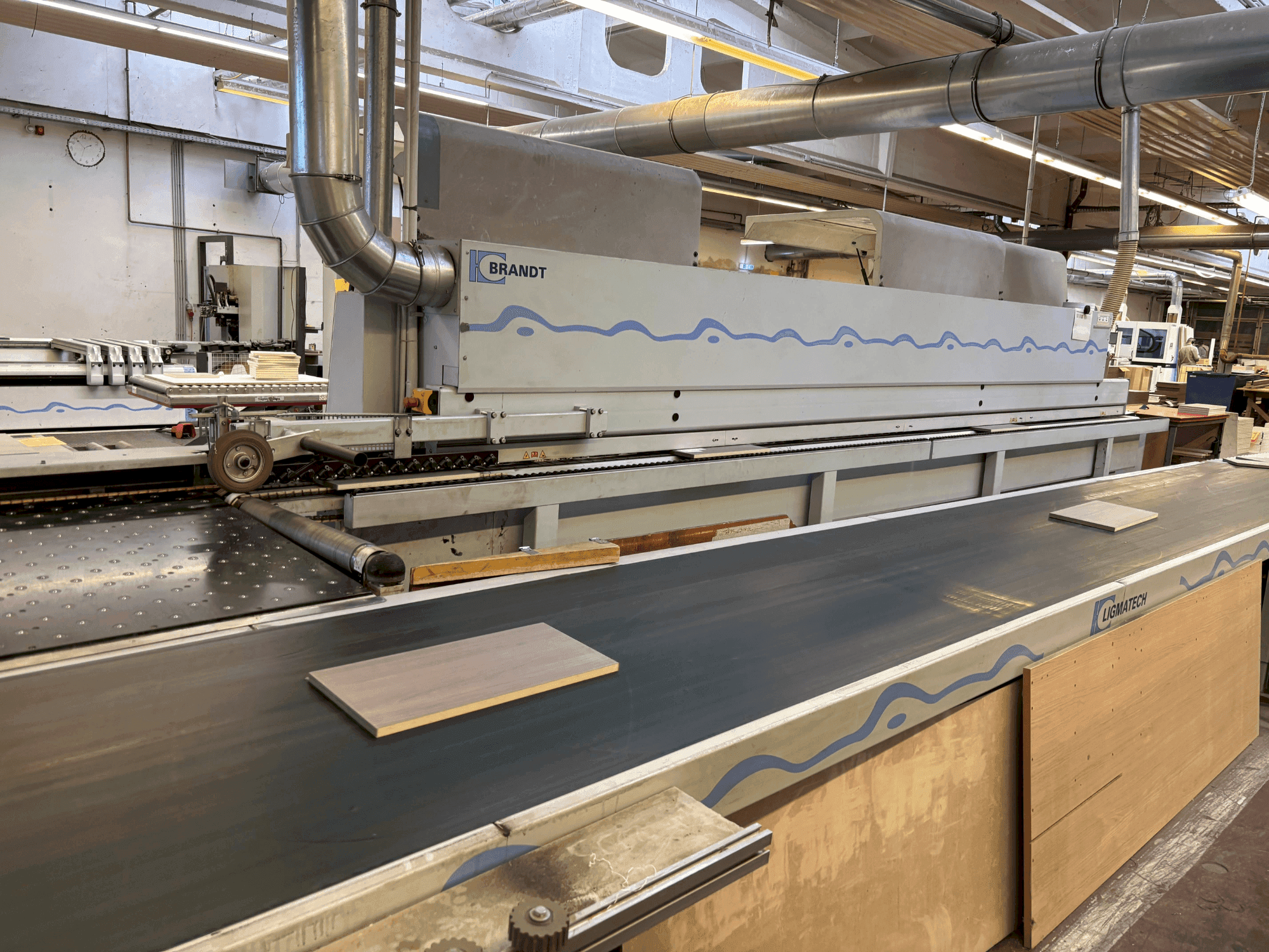 A BRANDT KDF 680  gép elölnézete