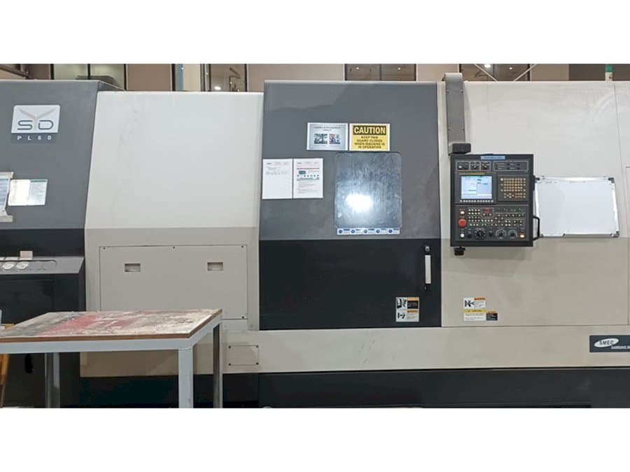 A Samsung PL60 gép elölnézete